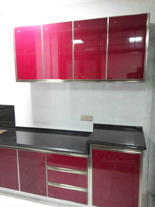 紅與黑的經典搭配——益陽桃江楊總晶鋼櫥柜案例