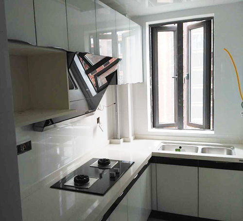 廚房、衛生間怎么裝？風格一致才好看——半山一號彩晶廚房衛浴柜案例