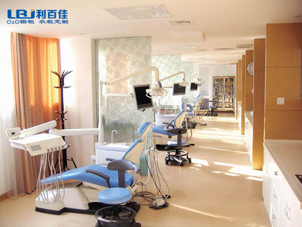 為什么長沙口腔醫(yī)院都選擇利百佳定制儲物柜——暄美口腔醫(yī)院儲物柜集成柜案例