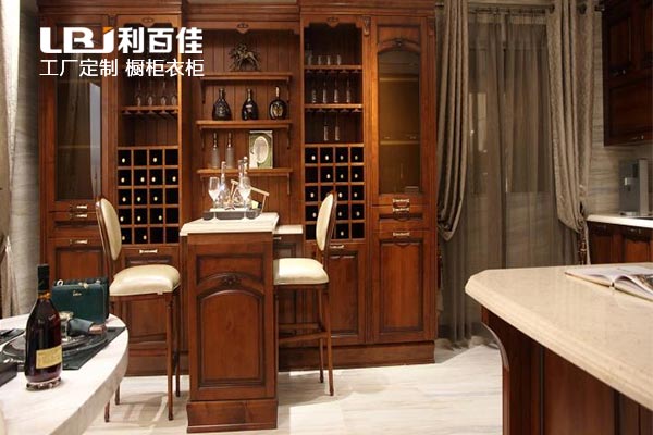 你擁有個人特色的酒柜定制嗎？