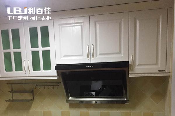 富看廚房——金橋國際模壓整體櫥柜案例