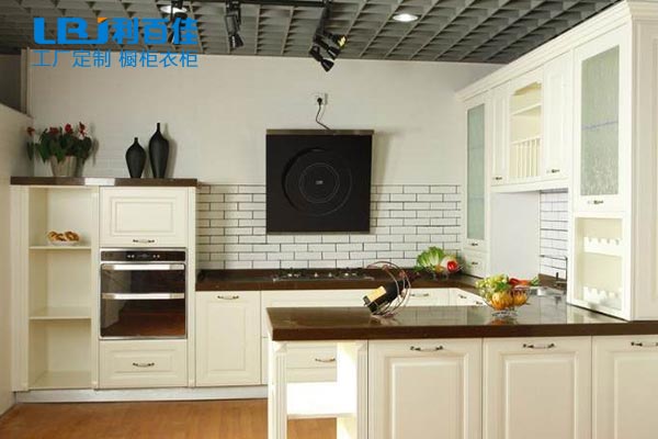 U型整體櫥柜擁有這些特點，很適合你家廚房！