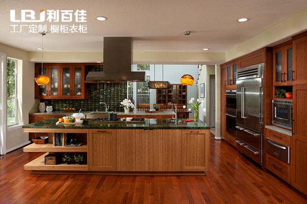 整體櫥柜定制好用，還是磚砌好用？聽大家的回答！