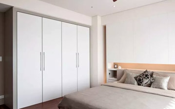 定制衣柜到底是選平開門還是推拉門呢？